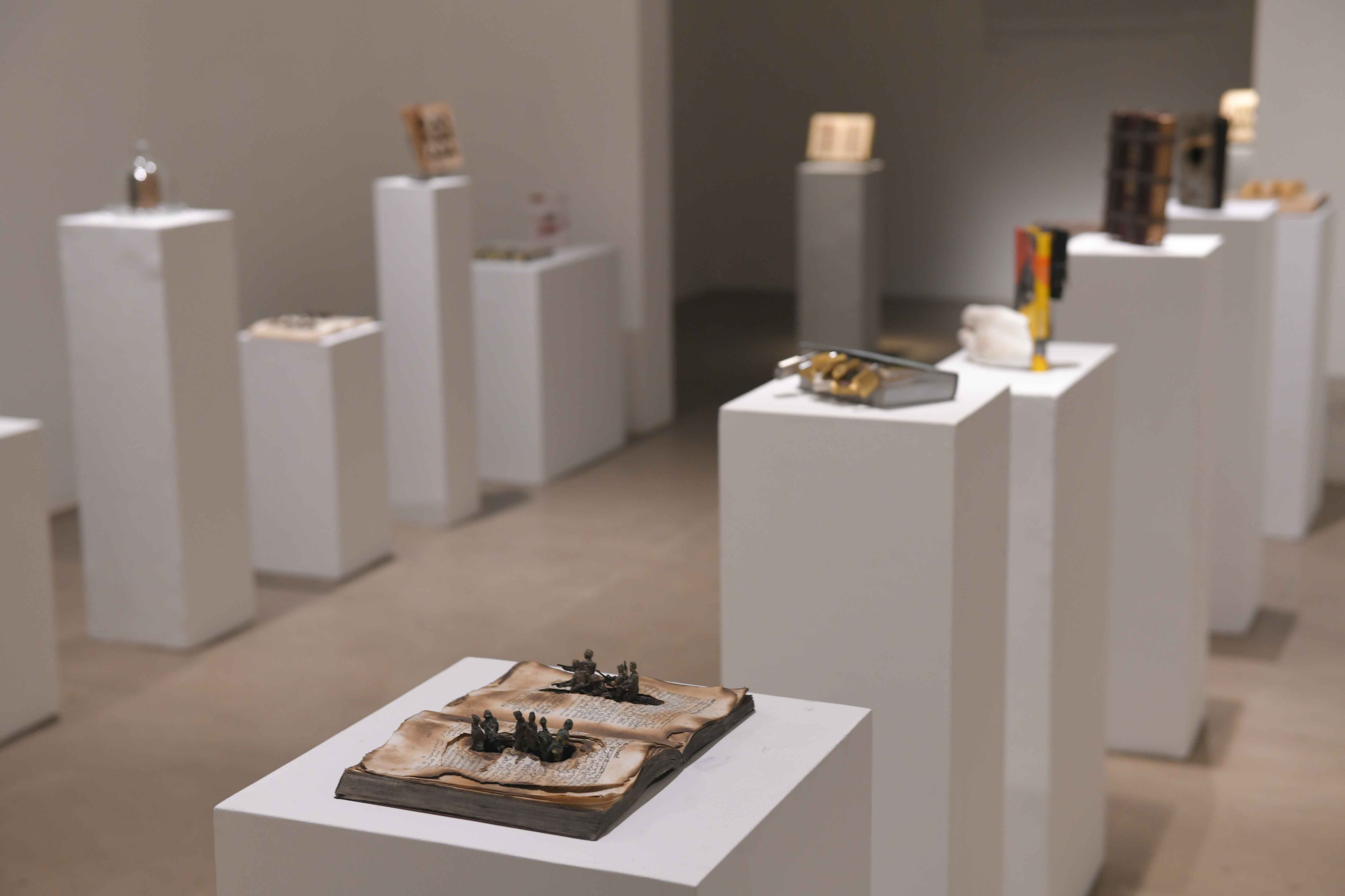 Kingsley Gunatillake, solo show, Vadehra Art Gallery